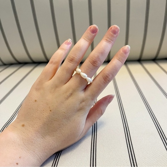 Jewelry - Freshwater Pearl Elastic Ring